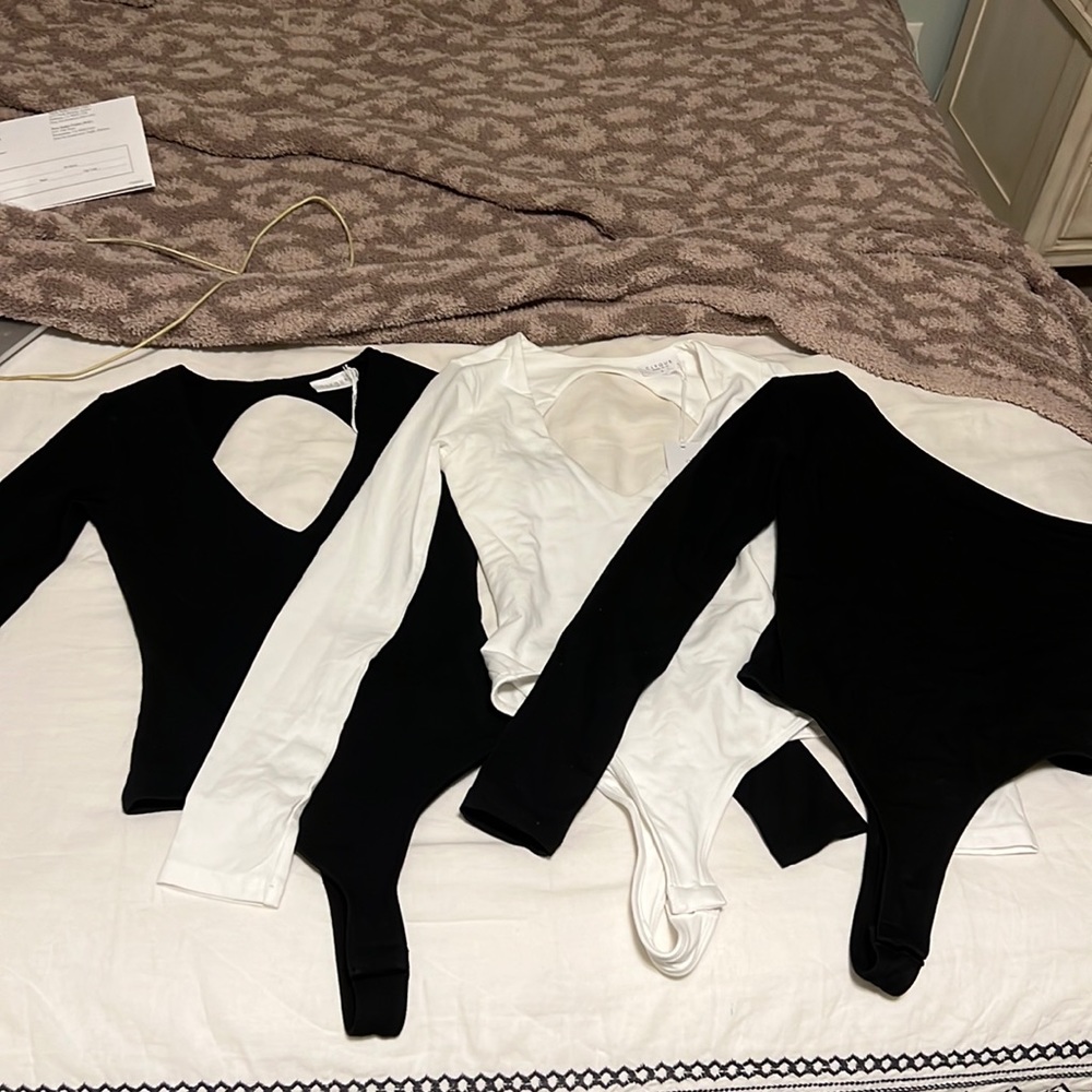 3 pack of bodysuits.